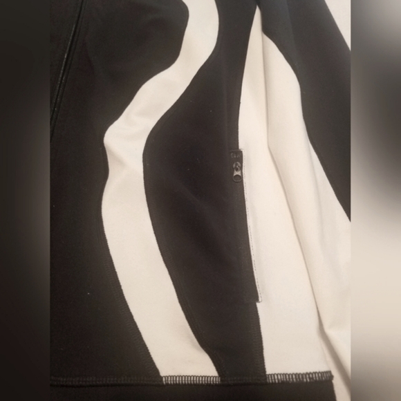 Lululemon In Stride Jacket Size 10 Black and White - Picture 3 of 7